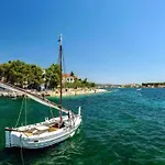 In Ibenik Near Adriatic Beaches Apartmán