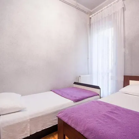 Appartement In Ibenik Near Adriatic Beaches