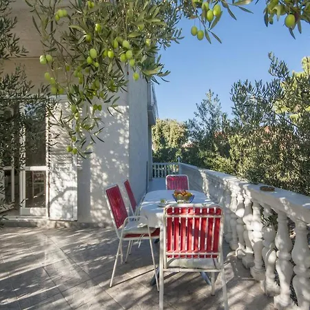 Cozy One-bedroom For 4 Guests Brodarica (Sibenik-Knin)