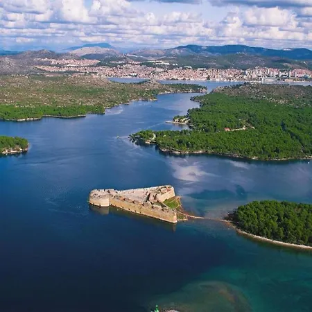 In Ibenik Near Adriatic Beaches Apartment *