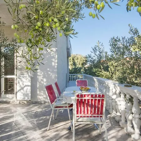 Apartment In Ibenik Near Adriatic Beaches *